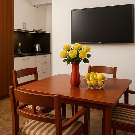 בודווה Apartments Villa Mirjana מראה חיצוני תמונה
