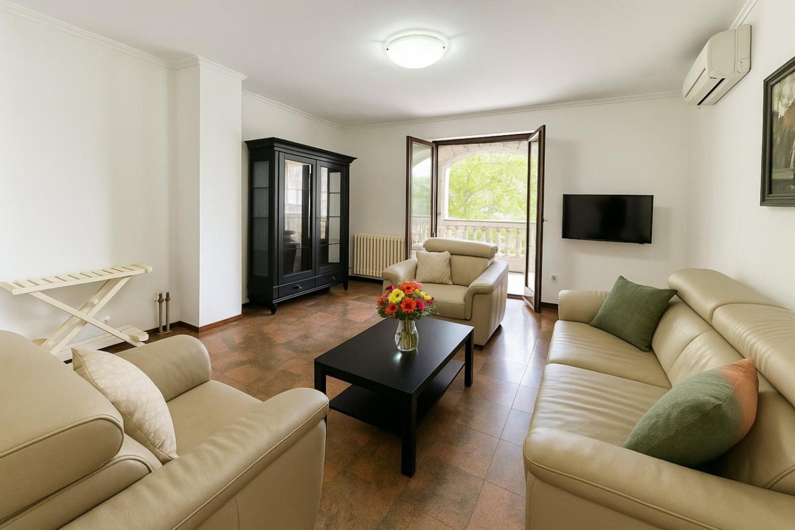בודווה Apartments Villa Mirjana מראה חיצוני תמונה
