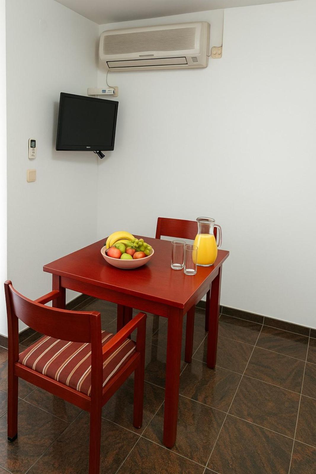 בודווה Apartments Villa Mirjana מראה חיצוני תמונה